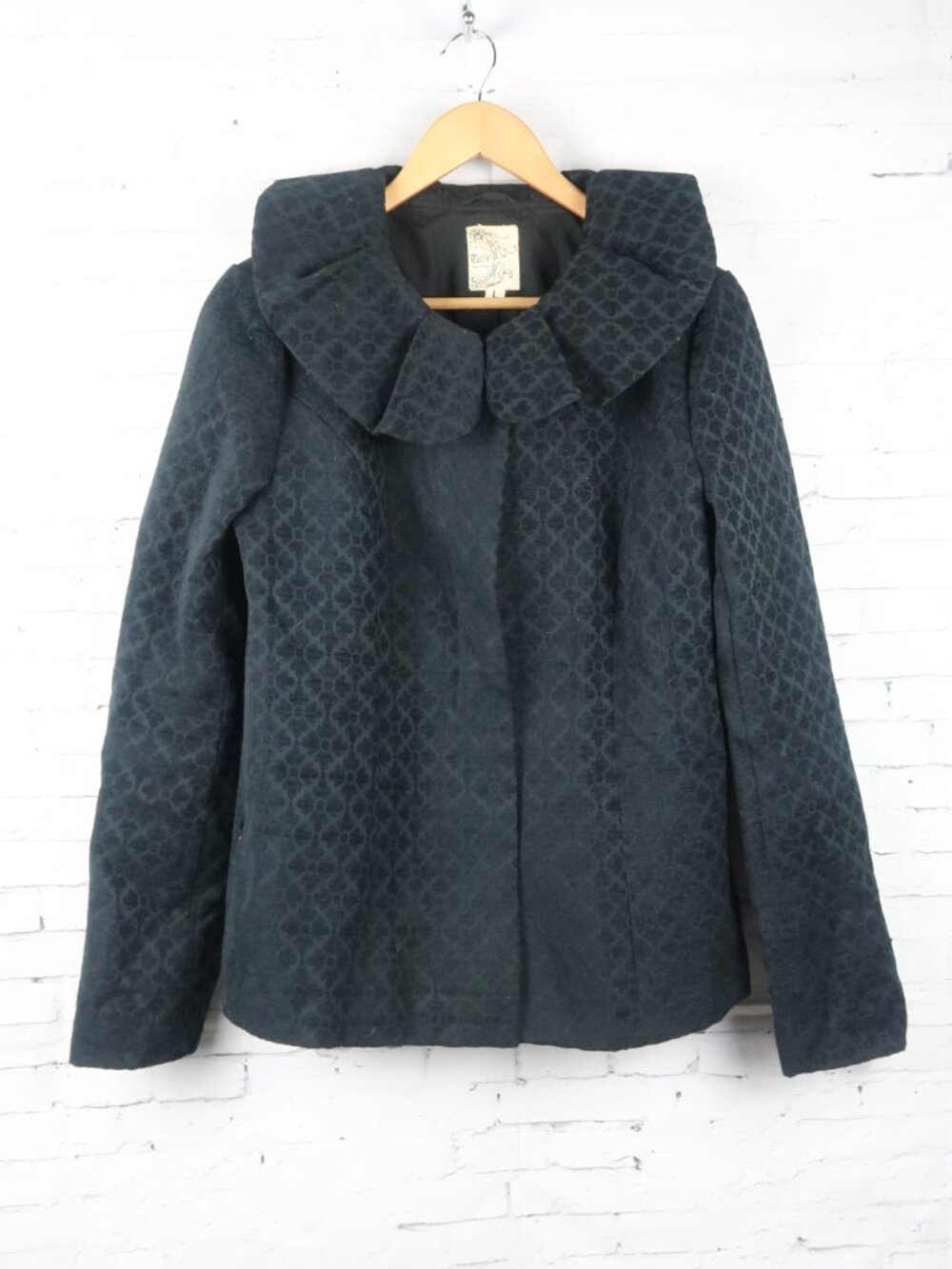 TULLE BLACK ORNATE EMBOSSED FLORAL DESIGN RUFFLE NECK JACKET WITH POCKETS SIZE L